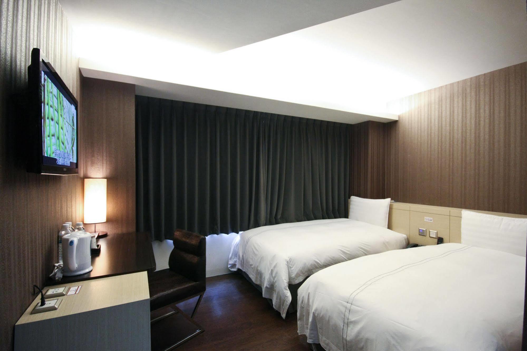 Talmud Business Hotel - Zhongshan Taichung Exterior photo
