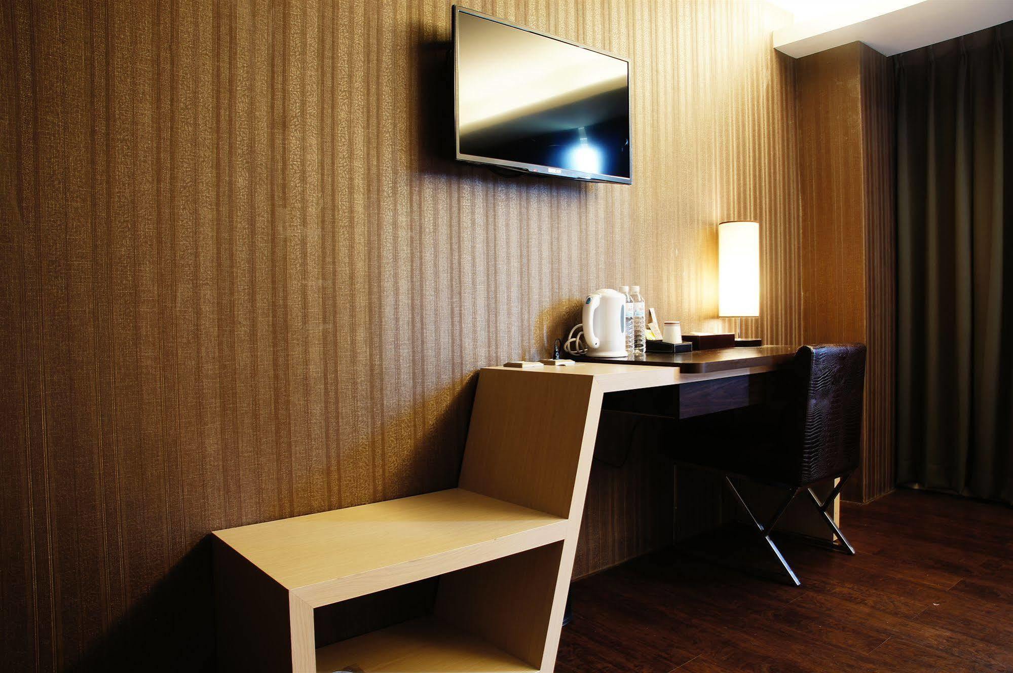 Talmud Business Hotel - Zhongshan Taichung Exterior photo