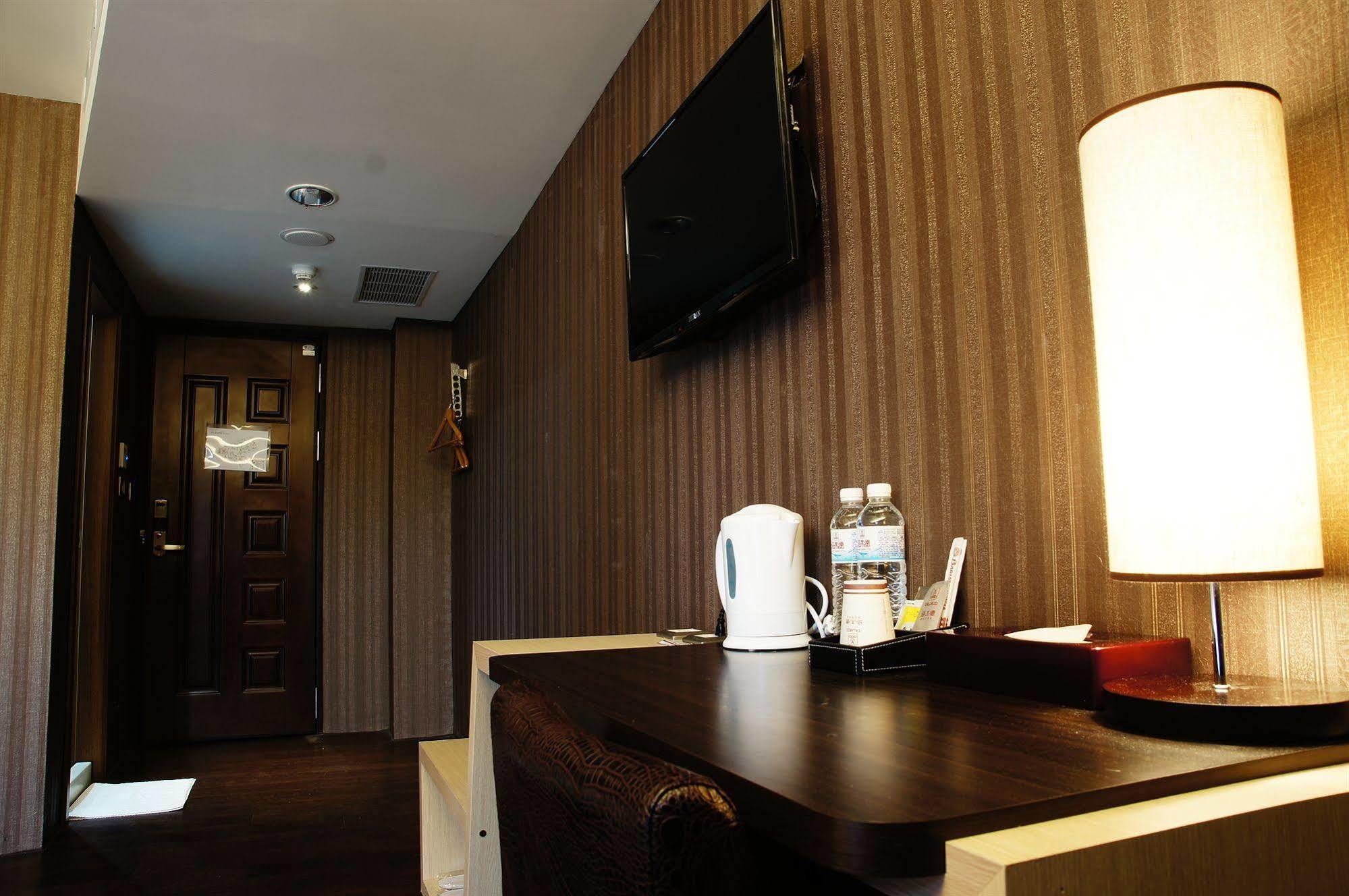 Talmud Business Hotel - Zhongshan Taichung Exterior photo